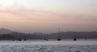 richardson_bay_sailboats_dusk.png